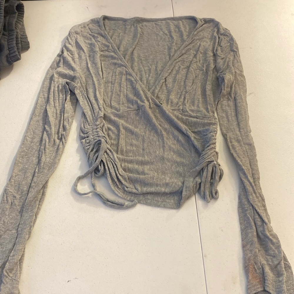 Long sleeve L shirt